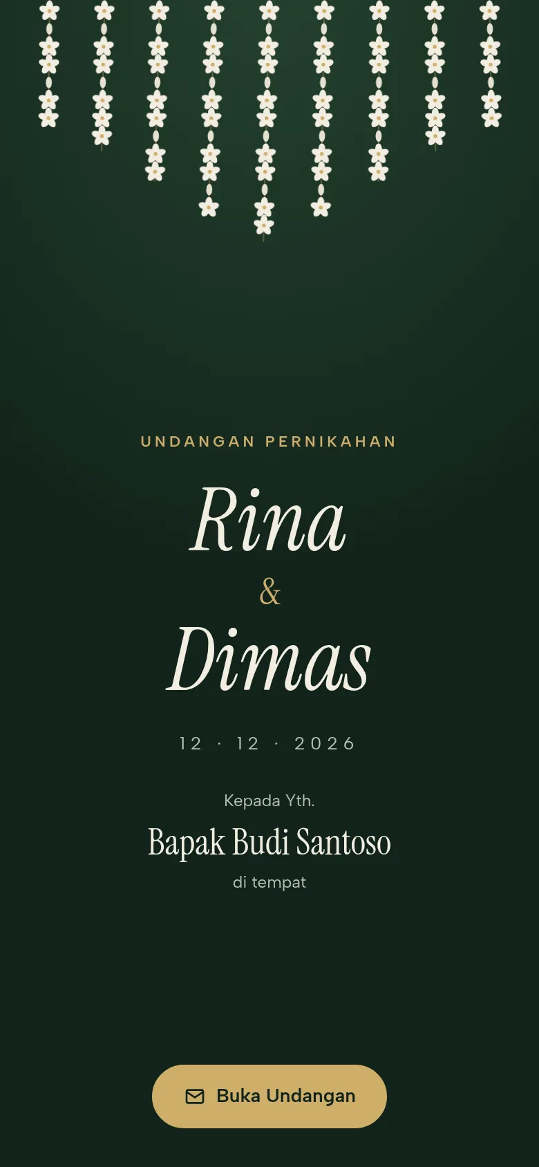 Sampul undangan dengan tulisan Kepada Yth. Bapak Budi Santoso dan tombol Buka Undangan